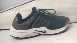 NIKE SIZE PK 11 = EURO 45