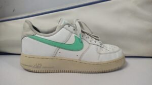 NIKE SIZE PK 07   = EURO 41