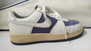 NIKE SIZE PK 08 = EURO 42