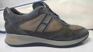 HOGAN SIZE PK 8.5  = EURO 42.5